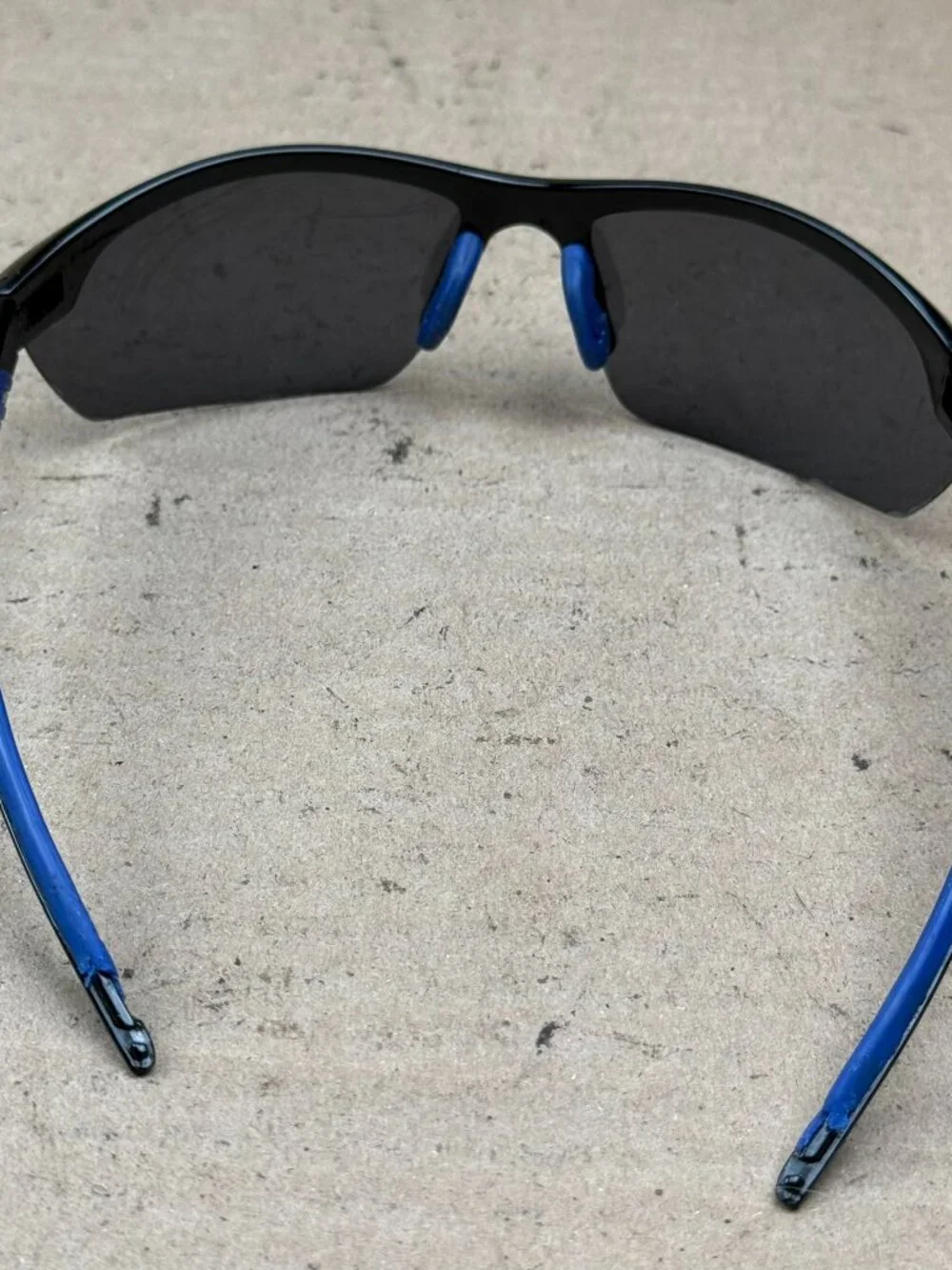 Men's Black & Blue Sports Sunglasses Wraparound Activewear - Scratched / Damaged